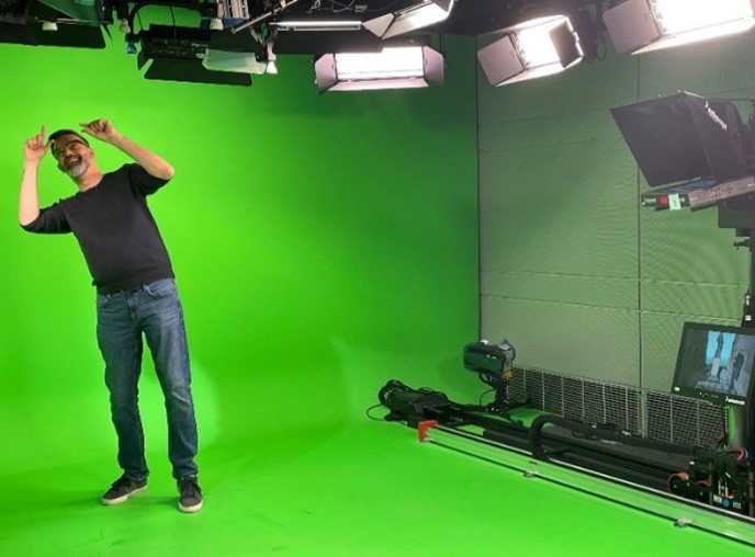 Figure 5_XReco_3D Productions XReco_Nico having fun in front of the green screen.
